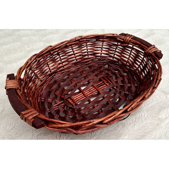 Oval Willow Tray Basket with Wood Handles - Picture 12 of 17